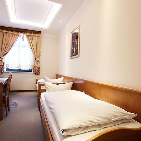 Hotel Europaeischer Hof Elsterwerda ภายนอก รูปภาพ